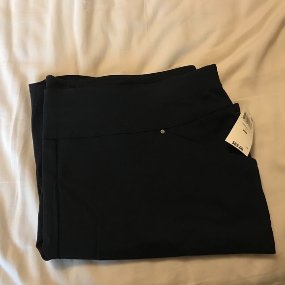 Black shorts - size 18W - Picture 4 of 4
